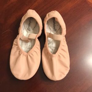 Girls ballet shoes, size 1
